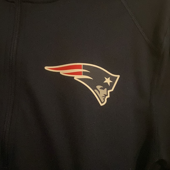 Official NFL Team Apparel Patriots Nike Dri-Fit long sleeve sweatshirt - Picture 2 of 4